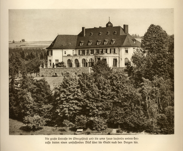Villa Bergfried aus der Ferne