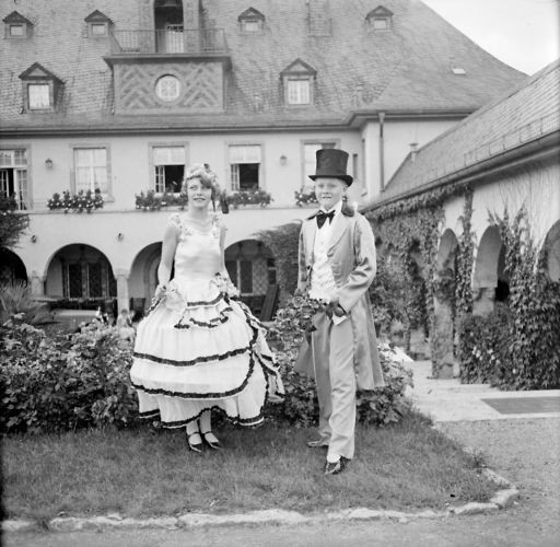 Luise Charlotte und Gerd im Kostüm